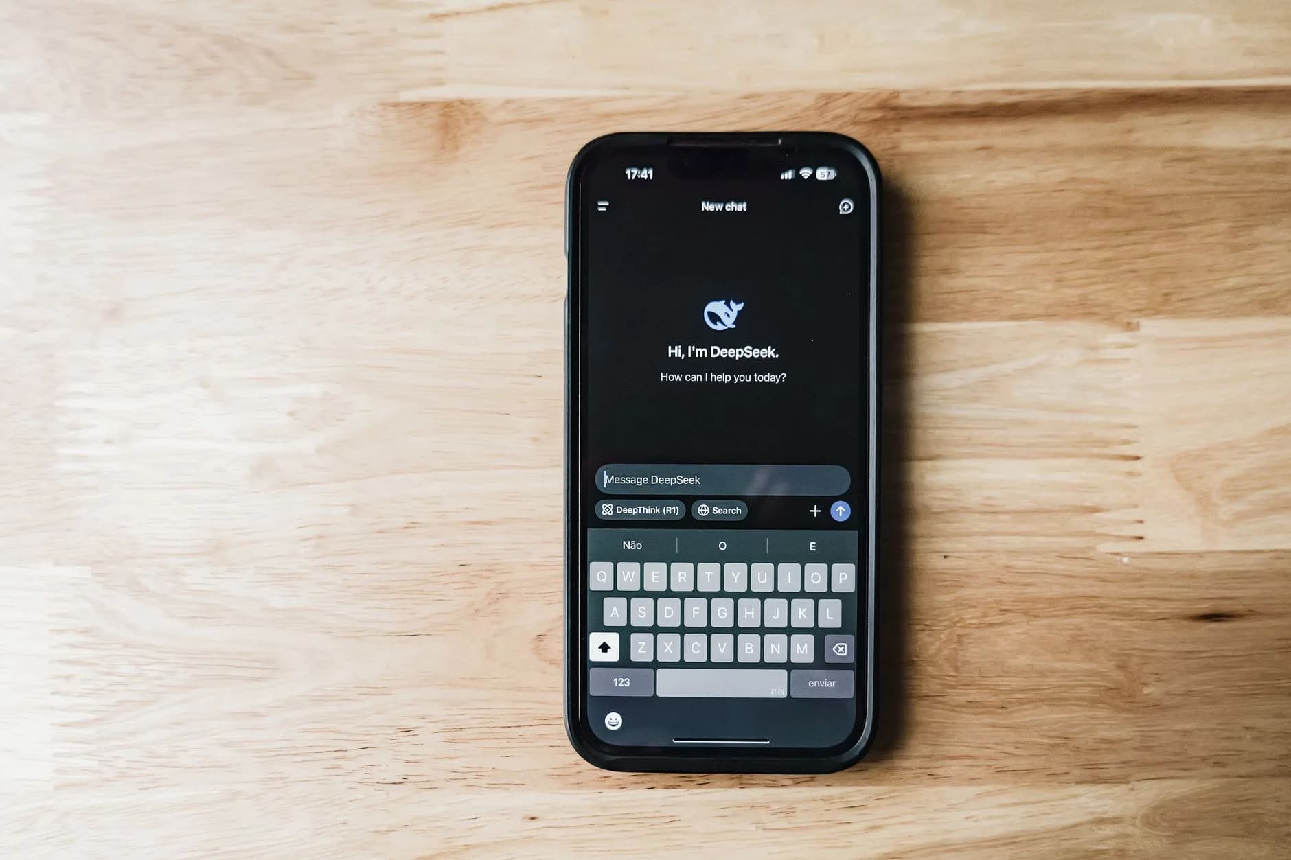 Un chatbot che interagisce con un cliente su uno schermo